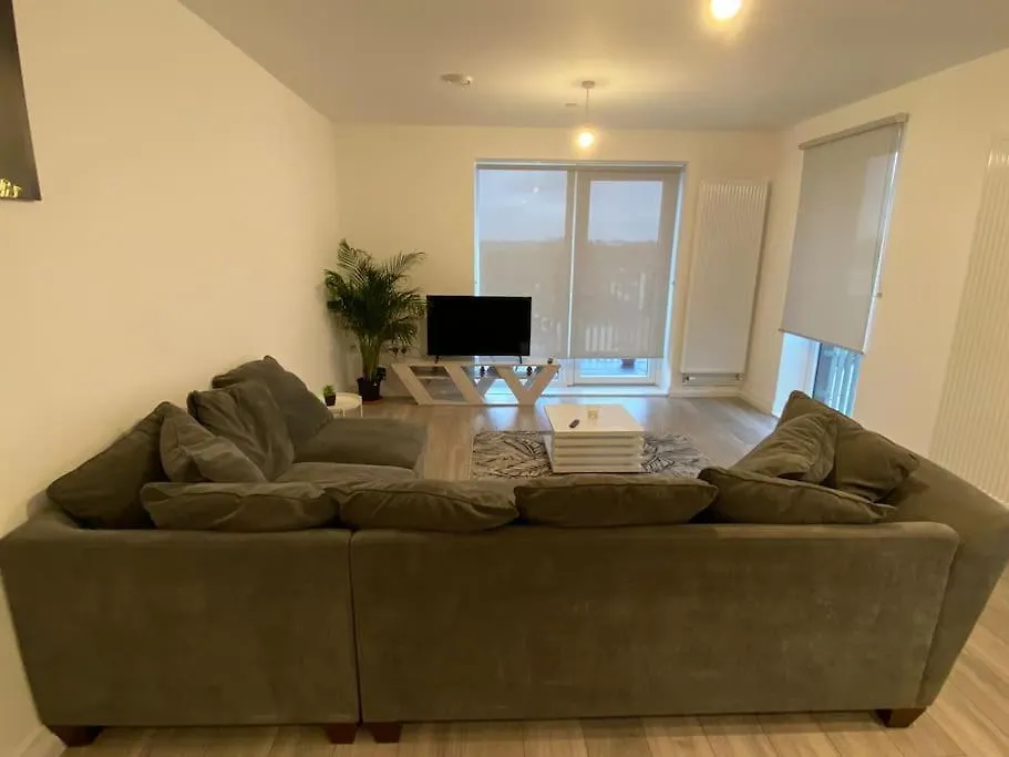 East London - 2 Bed Apartment With Parking Barking